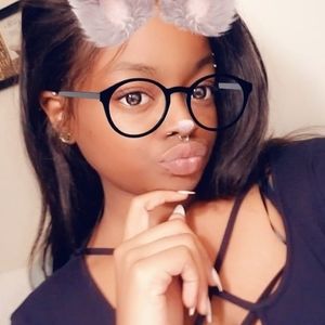 Meet your Posher, Bella